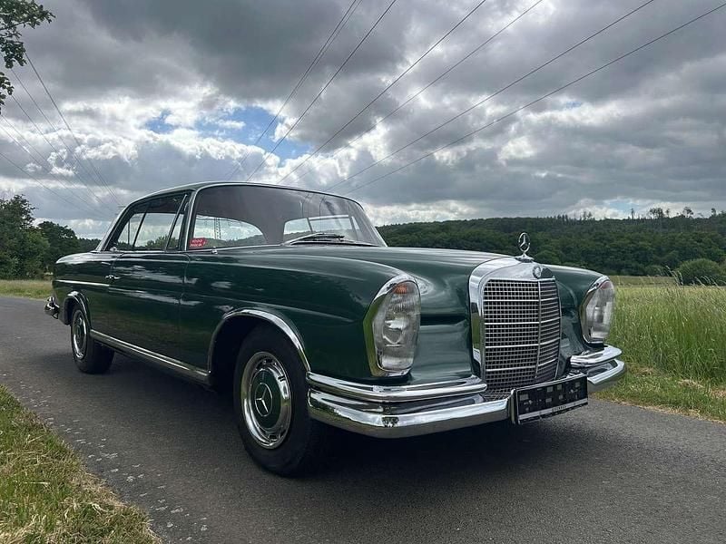 Gebraucht Mercedes W111 160 PS (117 kW) 1968 Grün Coupé