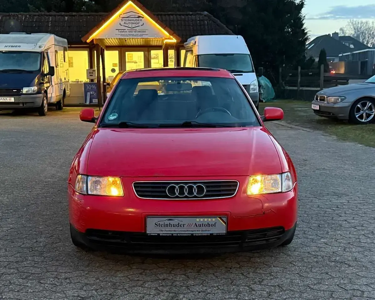 Second-hand Audi A3 Attraction 110 CP (80 kW) 1998 Roșu Hatchback
