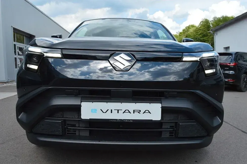 Neu Suzuki e-Vitara Comfort 135 kW (184 PS) 2026 Schwarz SUV