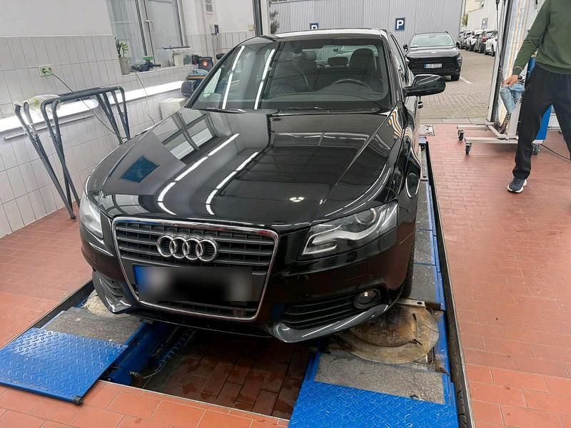 Schwarz Gebraucht 2011 Audi A4 Limousine | 8.699 € (Etwas zu teuer) - Bild 1/4