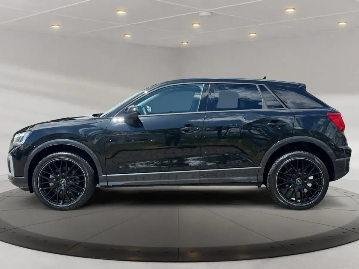 Gebraucht Audi Q2 Advanced Plus 150 PS (110 kW) 2025 Mythosschwarz metallic SUV