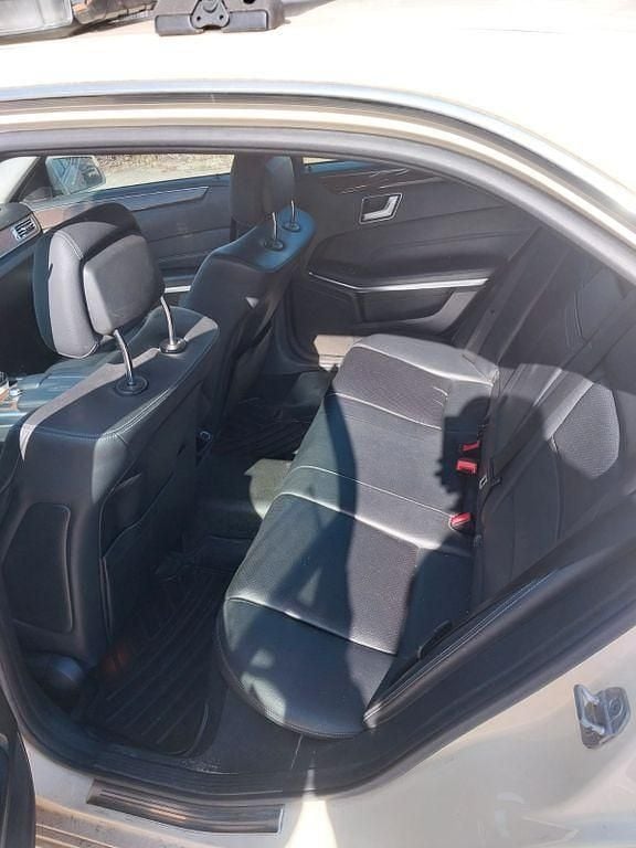 Gebraucht Mercedes E200 Avantgarde 136 PS (100 kW) 2015 Beige Limousine