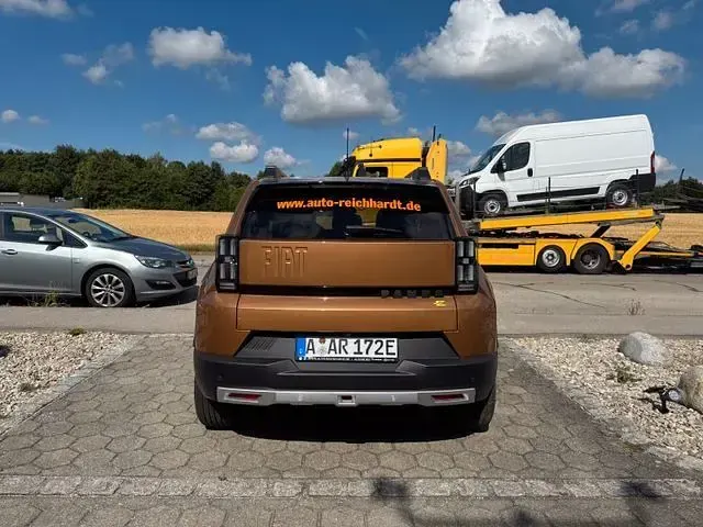 Gebraucht Fiat Grande Panda La Prima 83 kW (113 PS) 2025 Luna bronze Kleinwagen