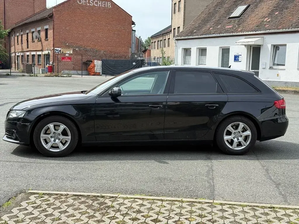 Gebraucht Audi A4 Ambiente 136 PS (100 kW) 2011 Schwarz Kombi