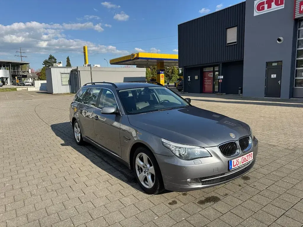 Gebraucht BMW 530 272 PS (200 kW) 2008 Grau Kombi