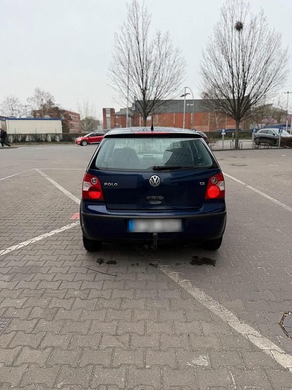 Gebraucht VW Polo 64 PS (47 kW) 2004 Blau Kleinwagen