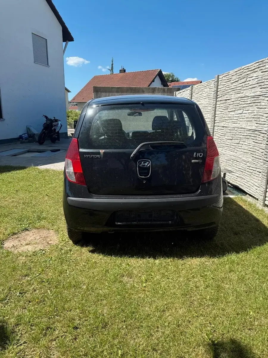 Gebraucht Hyundai i10 67 PS (49 kW) 2010 Schwarz Kleinwagen