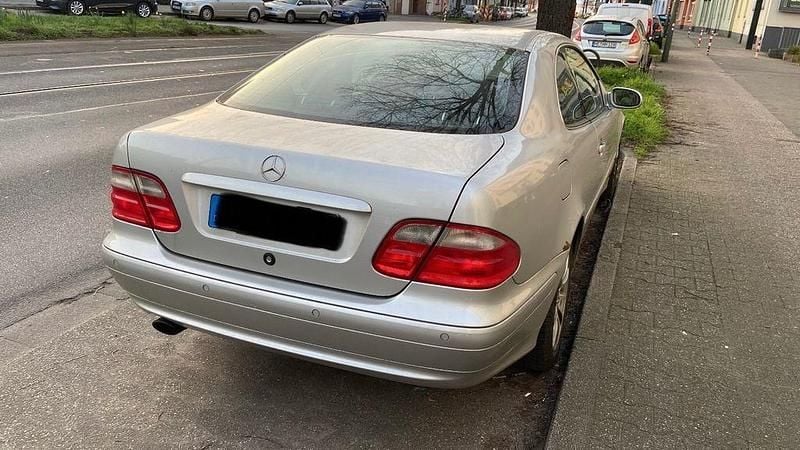 Gebraucht Mercedes CLK320 Elegance 218 PS (160 kW) 2000 Silber Coupé