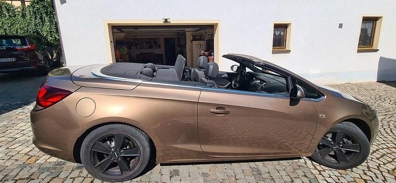 Gebraucht Opel Cascada Edition 140 PS (102 kW) 2013 Gold Cabrio
