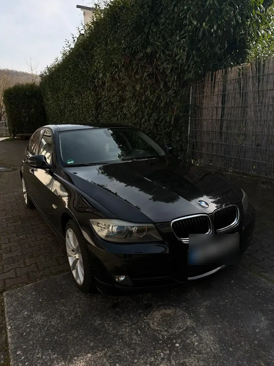 Gebraucht BMW 318 147 PS (108 kW) 2008 Schwarz Limousine