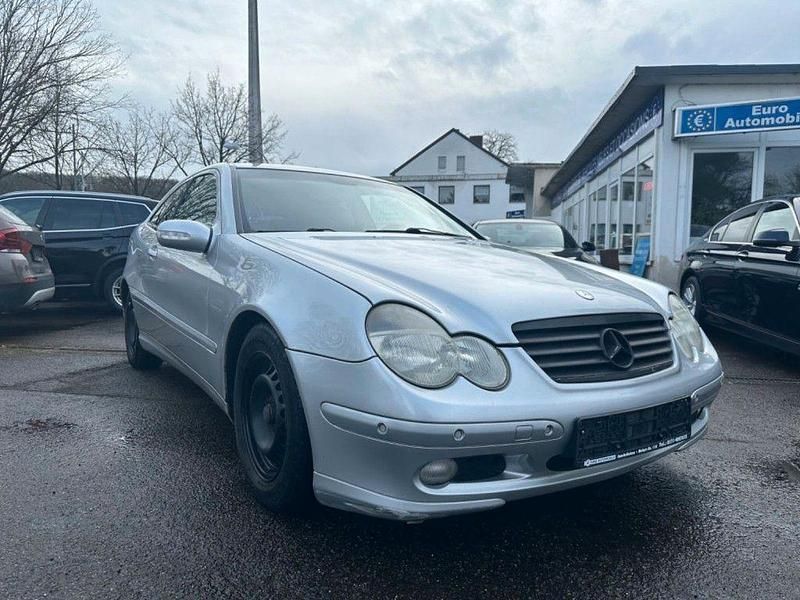 Gebraucht Mercedes C180 143 PS (105 kW) 2003 Silber Coupé