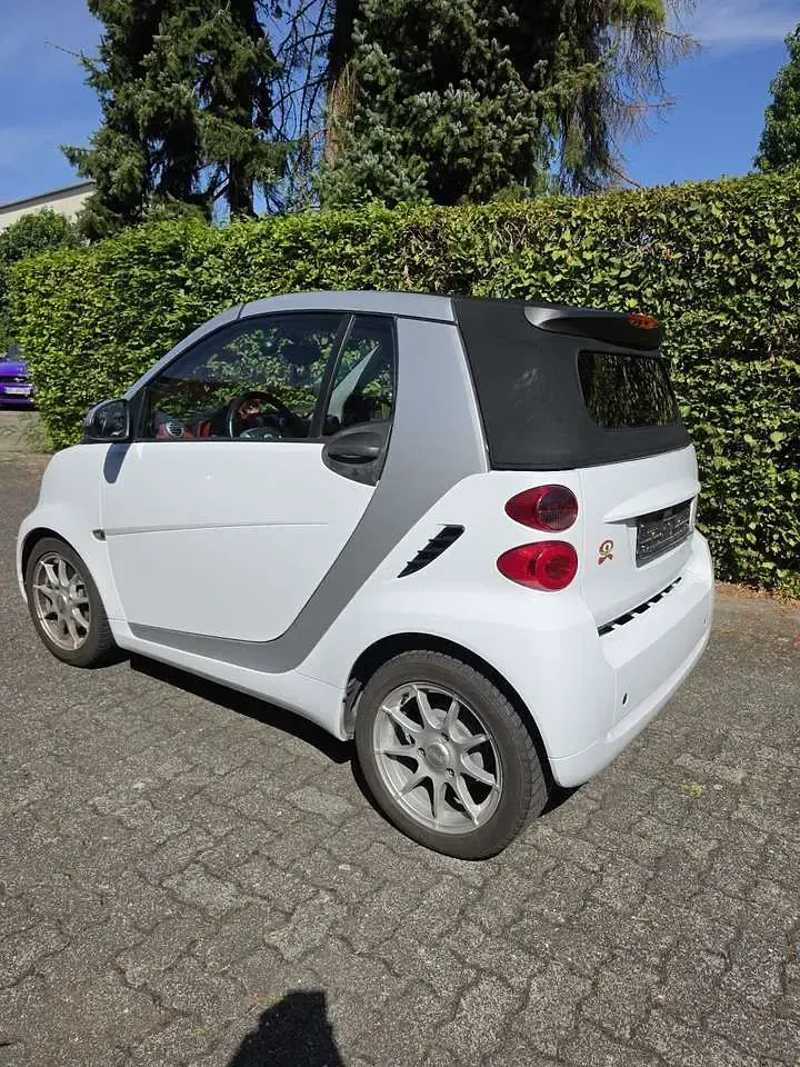 Gebraucht Smart ForTwo Cabrio Passion 54 PS (39 kW) 2011 Weiß Cabrio