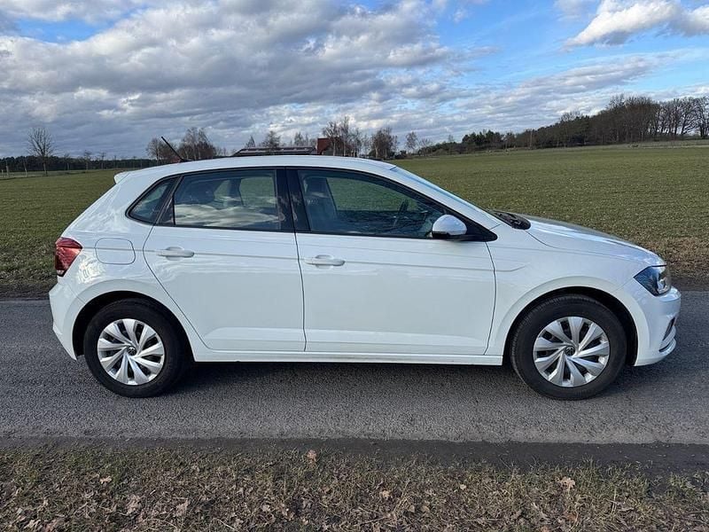 Gebraucht VW Polo Comfortline 95 PS (69 kW) 2021 Weiß Kleinwagen