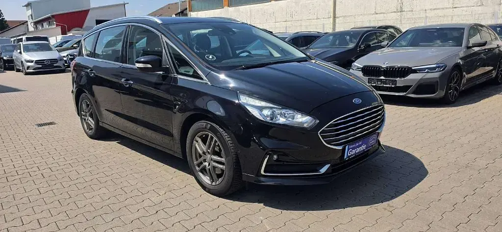 Gebraucht Ford S-MAX Titanium 190 PS (139 kW) 2022 Schwarz Van / Kleinbus