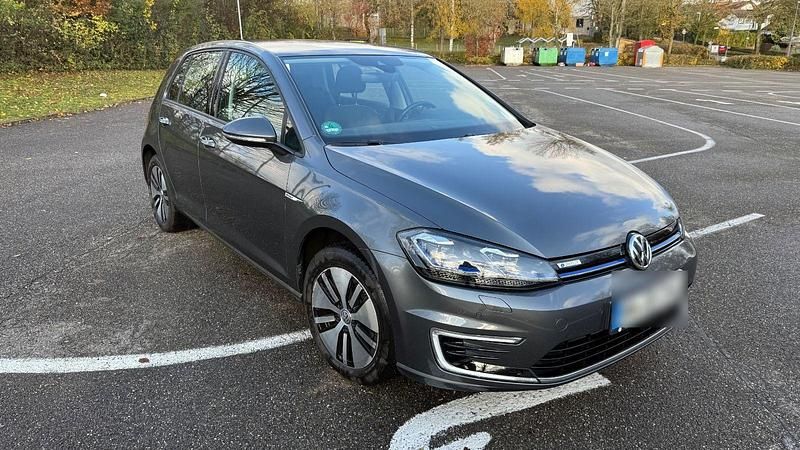 Gebraucht VW Golf 100 kW (136 PS) 2020 Grau Limousine