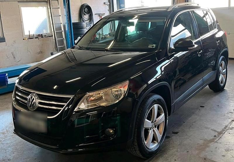 Schwarz Gebraucht 2010 VW Tiguan SUV | 6.800 € (Etwas zu teuer) - Bild 1/4