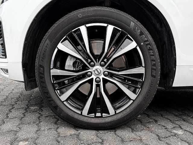 Gebraucht Volvo XC60 Core 197 PS (144 kW) 2024 Crystal white (metallic) SUV