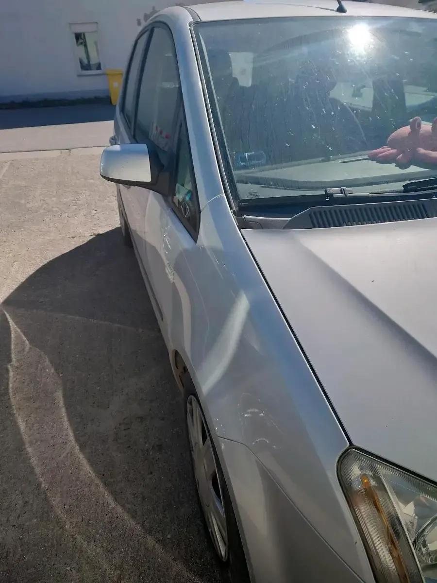 Usado Ford Focus 95 HP (69 kW) 2005 Prateado Citadino