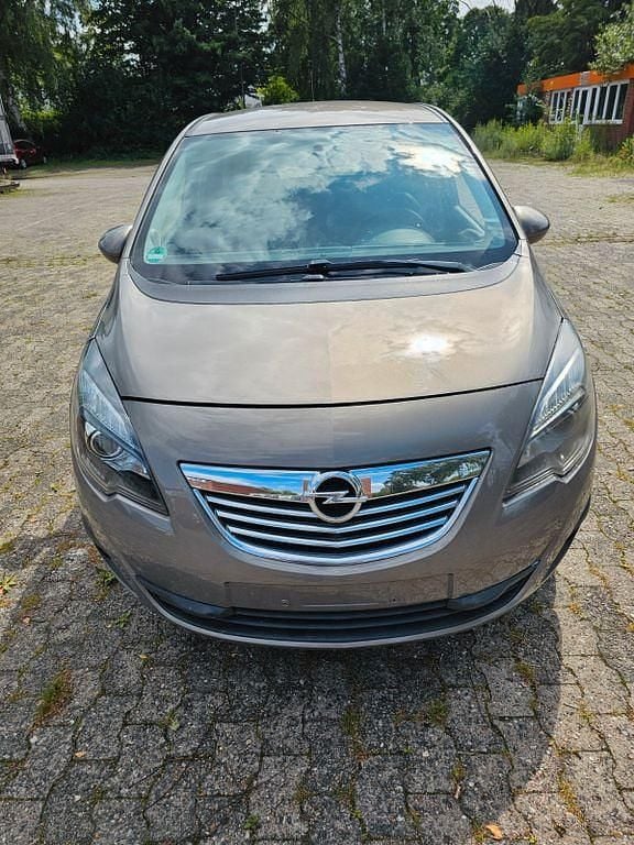 Silber Gebraucht 2013 Opel Meriva Innovation Van / Kleinbus | 6.900 € (Guter Preis) - Bild 1/4