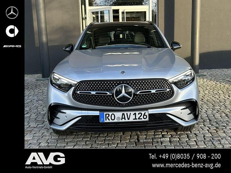 Gebraucht Mercedes GLC220 Advanced Plus 197 PS (144 kW) 2025 Silber SUV