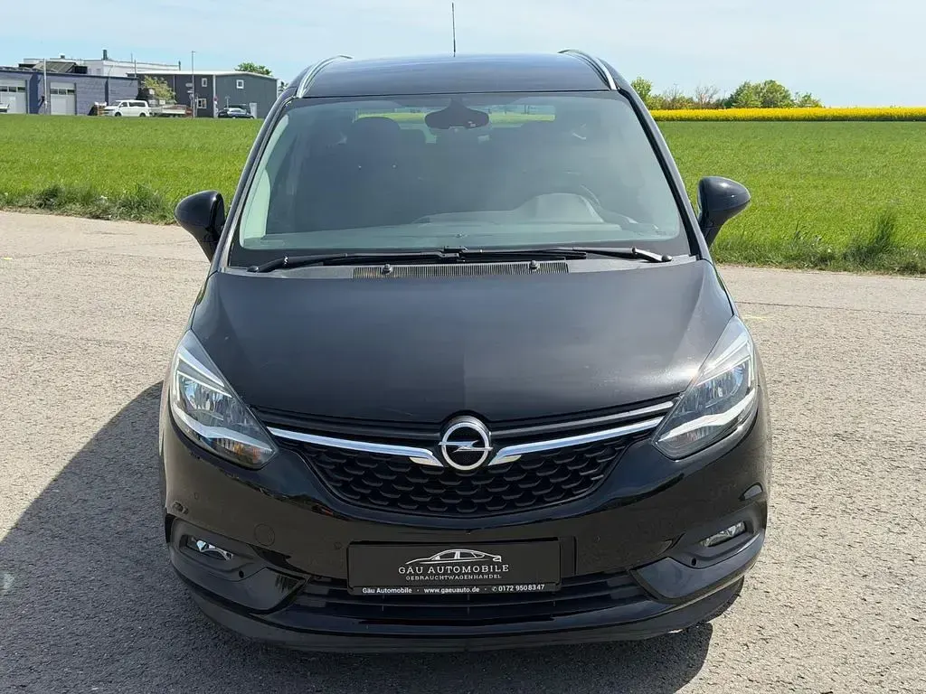 Gebraucht Opel Zafira Innovation 140 PS (102 kW) 2017 Onyx schwarz Van / Kleinbus
