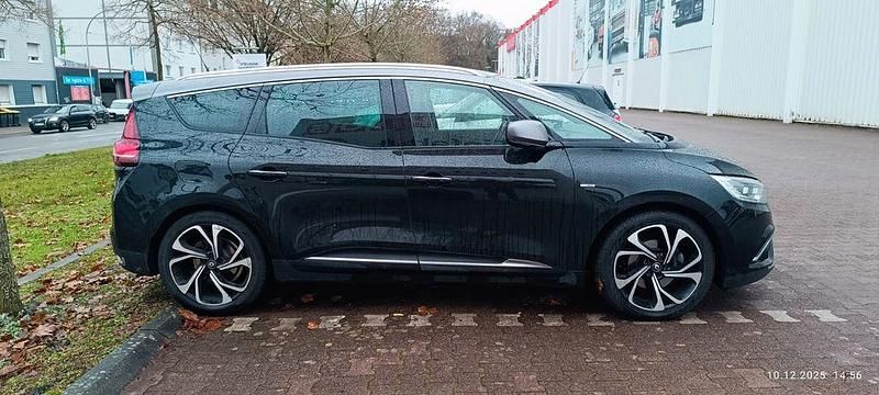 Schwarz Gebraucht 2019 Renault Grand Scénic IV Bose Edition Van / Kleinbus | 15.999 € (Teuer) - Bild 1/4