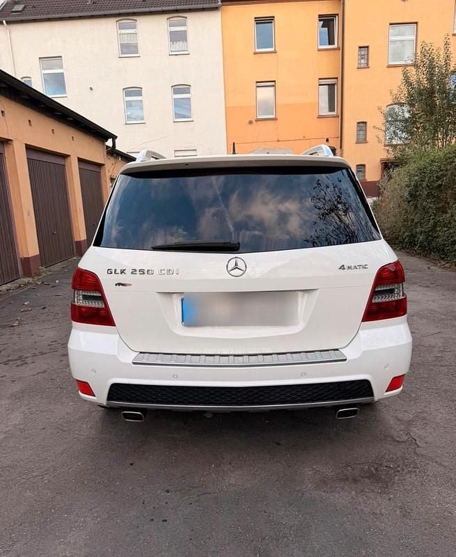 Gebraucht Mercedes GLK250 204 PS (150 kW) 2010 Weiß SUV