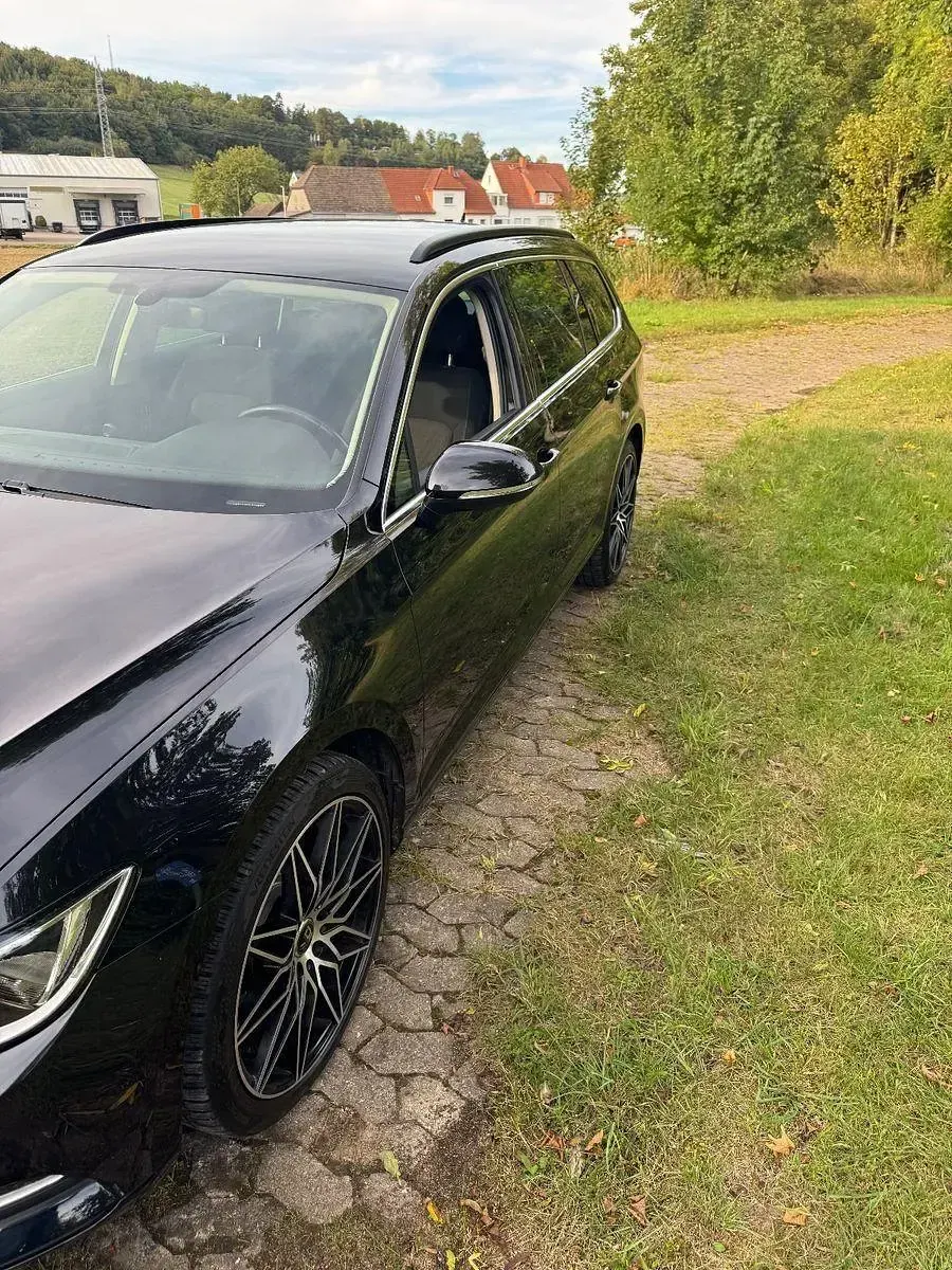 Gebraucht VW Passat Comfortline 150 PS (110 kW) 2018 Schwarz Kombi