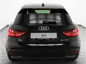 Neu Audi A1 110 PS (80 kW) 2026 Schwarz (mythosschwarz) SUV
