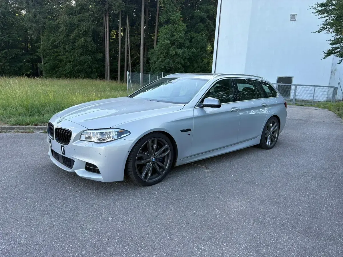 Gebraucht BMW M550 381 PS (280 kW) 2013 Silber Limousine