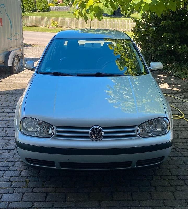 Silber Gebraucht 1999 VW Golf IV Basis Kombi | 1.000 € (Guter Preis) - Bild 1/4