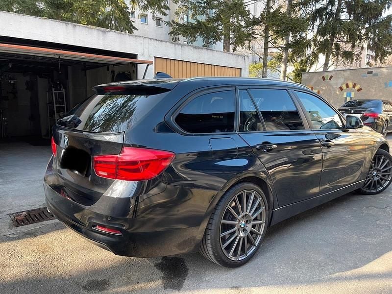 Gebraucht BMW 318 150 PS (110 kW) 2016 Schwarz Kombi
