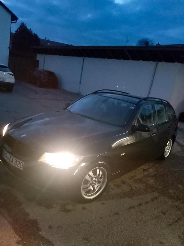 Gebraucht BMW 320 155 PS (114 kW) 2007 Schwarz Limousine