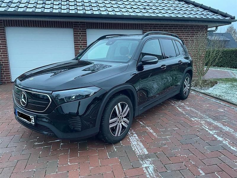 Gebraucht Mercedes EQB250 139 kW (190 PS) 2022 Schwarz SUV