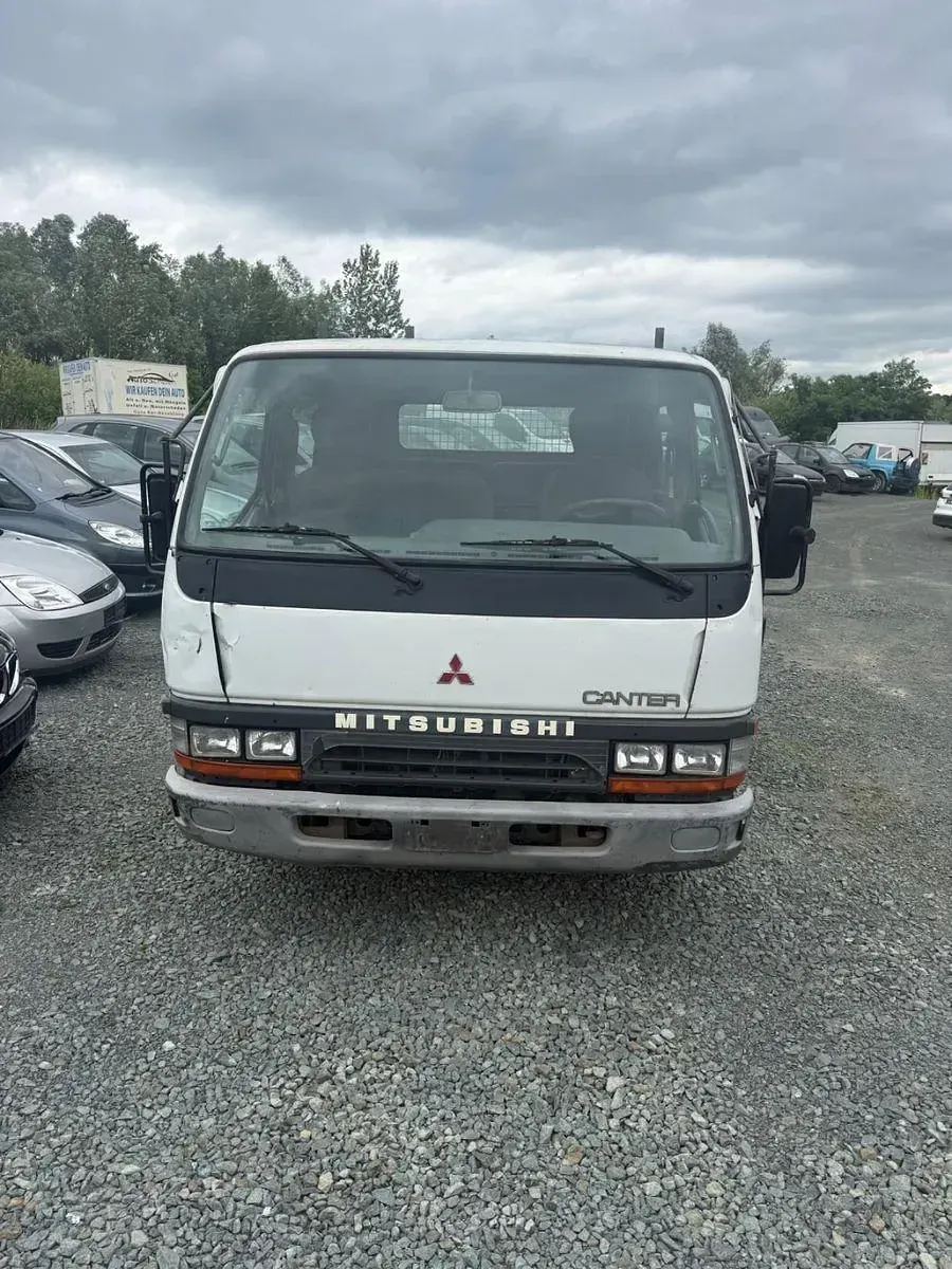 Gebraucht Mitsubishi Canter 94 PS (69 kW) 1996 Weiß Limousine