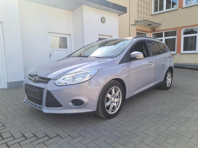 Gebraucht Ford Focus 100 PS (73 kW) 2012 Kombi