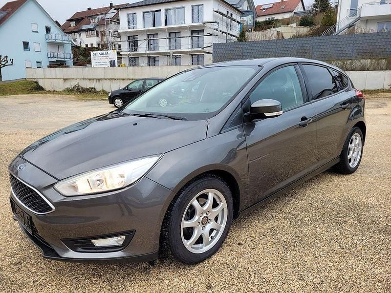 Gebraucht Ford Focus Trend 125 PS (91 kW) 2016 Braun Limousine