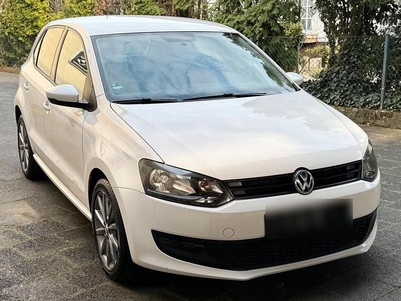 Gebraucht VW Polo 60 PS (44 kW) 2013 Weiß Kleinwagen