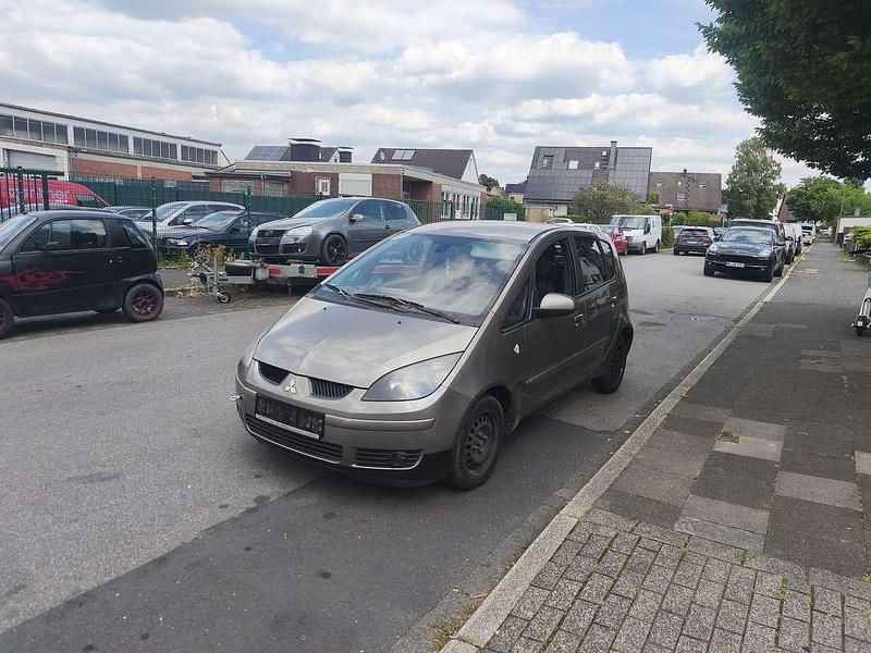 Gebraucht Mitsubishi Colt Motion 95 PS (69 kW) 2008 Brillantgrau (m) Kleinwagen