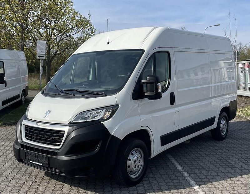 Gebraucht Peugeot Boxer 131 PS (96 kW) 2019 Weiß Van