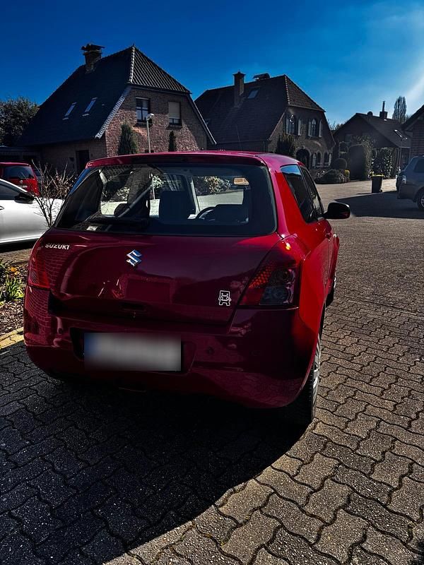 Gebraucht Suzuki Swift 92 PS (67 kW) 2008 Rot Kleinwagen