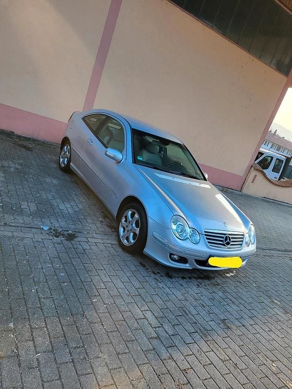 Silber Gebraucht 2004 Mercedes C180 Coupé | 2.000 € (Guter Preis) - Bild 1/4