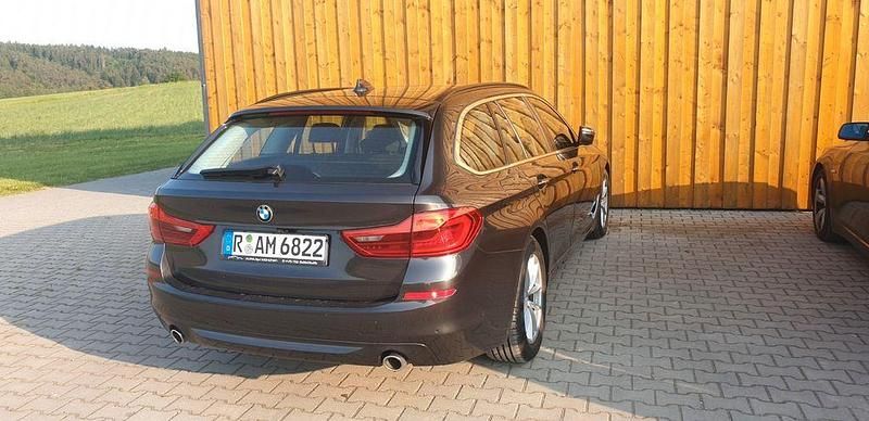 Gebraucht BMW 530 265 PS (194 kW) 2018 Grau Kombi