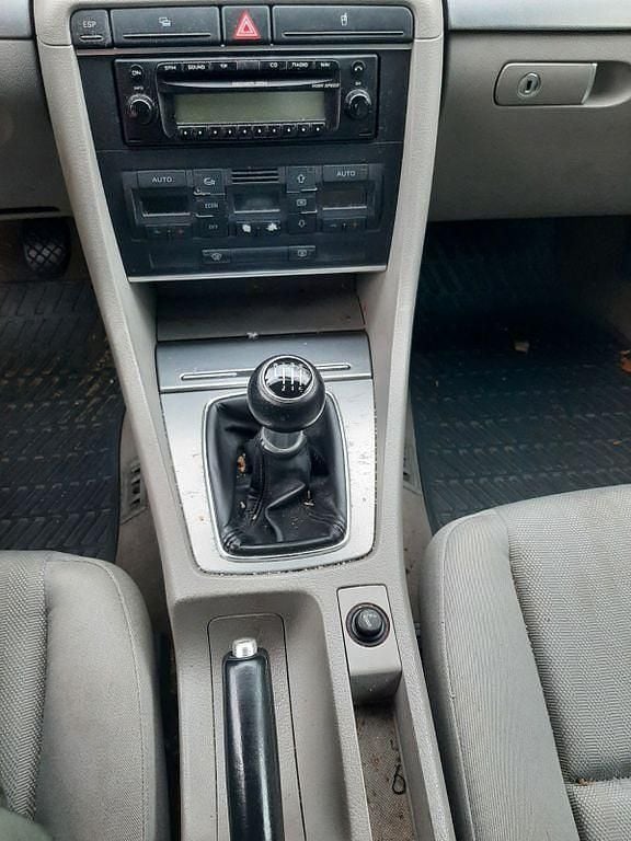 Gebraucht Audi A4 101 PS (74 kW) 2004 Grau Kombi