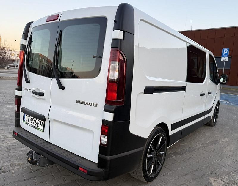 Gebraucht Renault Trafic 146 PS (107 kW) 2017 Weiß Van / Kleinbus