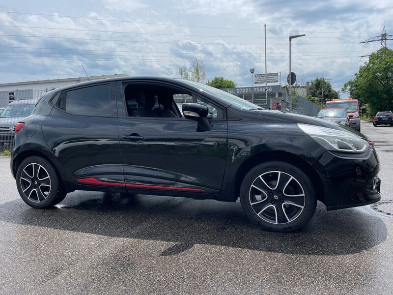 Black metallic Gebraucht 2013 Renault Clio IV Dynamique Limousine | 5.700 € (Guter Preis) - Bild 1/4