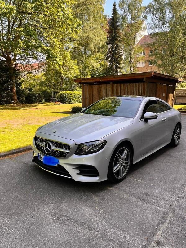 Silber Gebraucht 2018 Mercedes E200 AMG line Plus Coupé | 34.500 € (Etwas zu teuer) - Bild 1/4