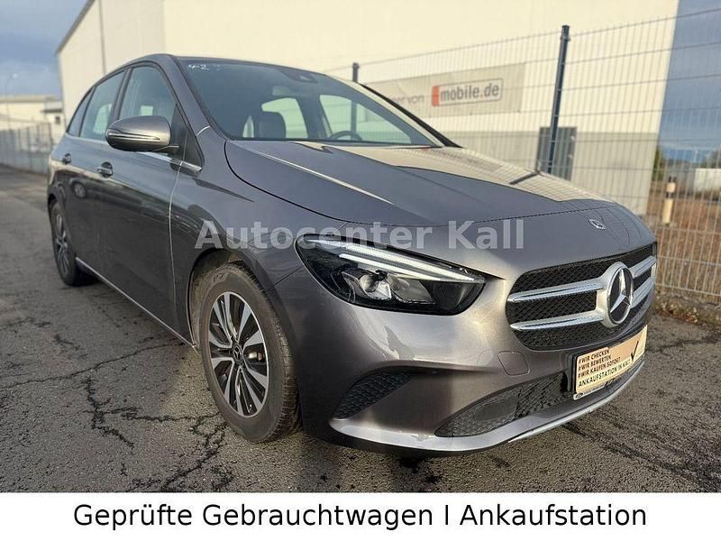 Gebraucht Mercedes B200 163 PS (119 kW) 2021 Grau Van / Kleinbus