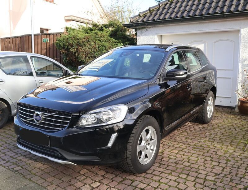 Schwarz Gebraucht 2017 Volvo XC60 Summum SUV | 15.900 € (Superpreis) - Bild 1/4