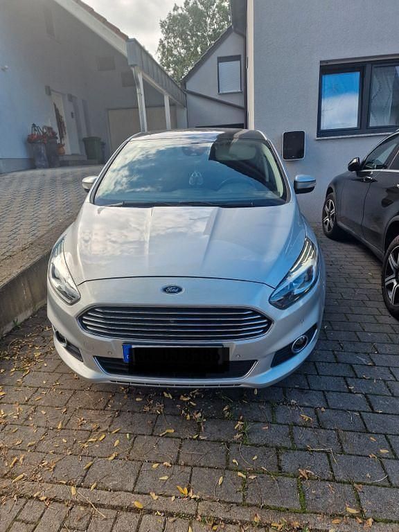 Silber Gebraucht 2019 Ford S-MAX Titanium Van / Kleinbus | 22.999 € (Superpreis) - Bild 1/4